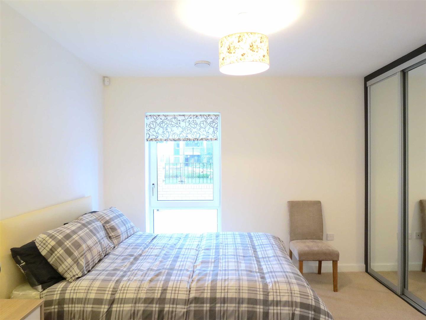 2 bed property in Falcondale Court, Park Royal